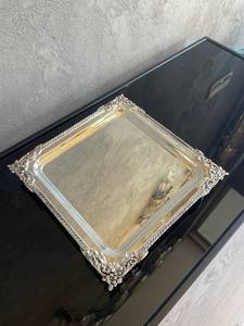 Bandeja de Servir Cuadrada de Aluminio y Latón, Ideal para Presentar Postres, Dulces y Bocadillos, Plato Decorativo Tradicional - Product Image 2