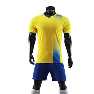 Conjunto de Uniforme de Fútbol Personalizado de Primera Calidad, Camiseta de Malla de Poliéster de Secado Rápido, Servicio OEM Económico, Camisetas y Tops - Product Image 2