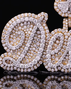 จี้รูปสุนัขแบบ Iced Out ประดับด้วยเพชรโมอิสซาไนต์ทรงกลม ชุบทอง 18K ดีไซน์หรูหรา จี้แบบสองสีสไตล์แร็ปเปอร์สุดหรู - Product Image 6