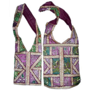 Bolso de Tela Étnica con Corte en V y Borde Brillante, Bolso de Hombro Tradicional Hecho a Mano, Bolso Textil Cultural Elegante y Moderno - Product Image 1