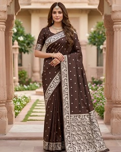 Sari Tradicional Indio de Seda Banarasi con Tejido Zari, para Bodas, Eventos Festivos, Atuendo Femenino Reciclado - Product Image 1