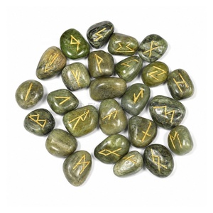 Ensemble de runes en jade vert, pierres de jade polies, ensemble de runes spirituelles, pierres de runes faites à la main, ensemble d'oracle viking, exportateur de pierres précieuses en gros - Product Image 6