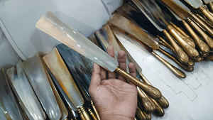 ฮอร์นรองเท้าทองเหลืองโบราณออกแบบได้ตามต้องการมีสไตล์สัตว์ดีไซน์รูปควายงานฝีมือขัดเงา - Product Image 5