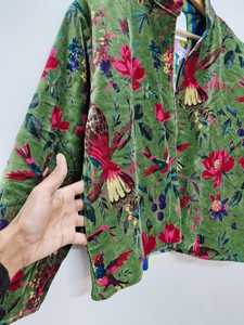 Chaqueta de Terciopelo con Estampado Tropical de Lujo, Chaqueta Bomber de Terciopelo Verde Floral para Mujer, Abrigo Corto de Invierno, Ropa Exterior Elegante Estilo Boho para Novia - Product Image 5