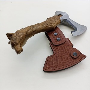 Hacha Vikinga de Acero al Carbono Forjada a Mano con Mango de Madera de Olivo y Funda de Cuero - Hacha para Acampar al Aire Libre para Partir Leña - Product Image 1