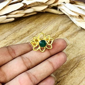 แหวนดอกบัวหยกเขียวแบบใหม่ แหวนทองเหลืองประดับทอง 18k สำหรับผู้หญิง เครื่องประดับดอกไม้สไตล์โบโฮ สำหรับขายส่ง OEM ODM - Product Image 4