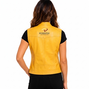 Chaleco de cuero sin mangas para mujer con forma elegante, superficie lisa, botones resistentes y ajuste cómodo para actividades casuales al aire libre. - Product Image 5