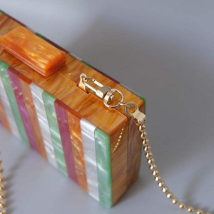 Pochette de luxe pour femme Aaliyan Impex, sac à main long en résine artisanale avec fermeture éclair et doublure en acrylique par MULTI CRAFT - Product Image 5