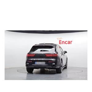 Genesis GV70 2.5T 2024, Gasolina, 2WD, con Caja de Cambios Automática, Asientos de Cuero, Cámara Trasera, 27,453 km, Volante a la Izquierda - Product Image 4