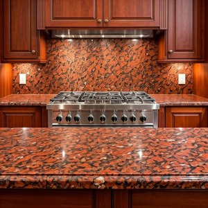 Dalles de granit rouge brillant de bonne qualité avec surface en pierre polie et lisse pour usage résidentiel, disponibles à la vente - Product Image 4