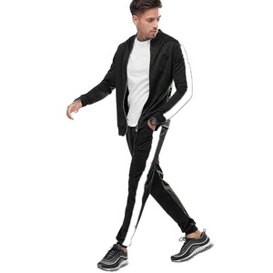 2021 nouvelle Mode Hip Hop À Capuche Sweatsuit Pour Hommes Jogging Survêtement Offre Spéciale Jogger Ensembles - Product Image 1