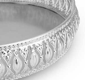 Assiette décorative ronde en métal avec motif gravé pour la décoration de Noël - Product Image 5