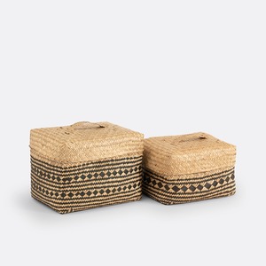 Ensemble de 2 paniers en jonc de mer avec motif à carreaux noirs, paniers de rangement faits à la main, vente en gros, écologiques, fabriqués au Vietnam - Product Image 1