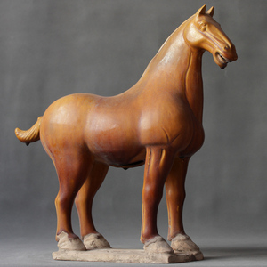 Ornement en céramique Tang Sancai de Luoyang, fait main, style néoclassique, cheval sauvage vieilli, pour meuble TV de salon - Product Image 1