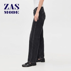 Jeans taille haute coupe mom pour femme, délavage vintage, confort décontracté et style tendance, disponible à la vente depuis le Bangladesh - Product Image 1