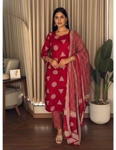 ชุดเซ็ตสามชิ้นผ้าฝ้ายเซรามิกสำหรับผู้หญิง 60-60 ลายพิมพ์แบบดั้งเดิมสำหรับงานปาร์ตี้ เสื้อคุर्ตา กางเกงขายาว ผ้าคลุมไหล่ สไตล์ลำลอง ชุดพื้นเมือง คุณภาพส่งออก - Product Image 4