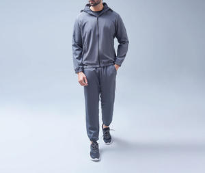 Nouvel ensemble de survêtement coupe-vent pour homme, personnalisé avec logo imprimé, en nylon à séchage rapide, collection automne 2026 - Product Image 2