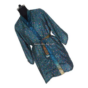 KS012 Kimono Corto de Seda Vintage para Mujer, Estampado Floral Colorido, Estilo Boho, para la Playa, Vacaciones, Salidas - Product Image 3