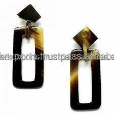 Boucles d'oreilles en corne de buffle fabriquées à la main Bijoux artistiques élégants et légers à l'aspect naturel pour femmes fabriqués en Inde - Product Image 4