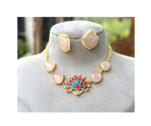 Ensemble de bijoux classiques plaqués or avec pierres blanches, collier et boucles d'oreilles pour femmes, style ethnique, pour mariage ou soirée. - Product Image 1