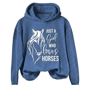 เสื้อฮู้ดแบบสวมหัวสีน้ำเงินสำหรับทุกเพศ ลายกราฟิก "Just a Girl for Loves Horses" ผ้าฝ้ายฟลีซ 100% - Product Image 1