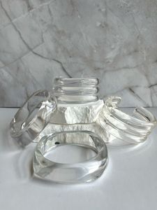 Bracelets manchette en résine pour femmes, cadeau idéal pour fêtes et mariages, qualité unique, faits à la main, transparents, couleur personnalisable - Product Image 6