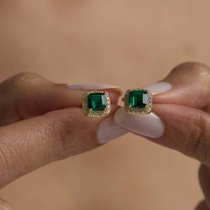 Pendientes cuadrados con esmeraldas para mujer, plata de ley 925, chapado en oro de 14 quilates, joyería verde minimalista, regalo - Product Image 3