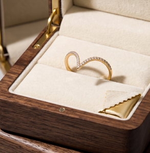 Bague de mariage et de promesse en or massif 10K 14K 18K avec diamant de laboratoire rond, en platine, fine, en forme de V, minimaliste, courbée, style chevron - Product Image 2