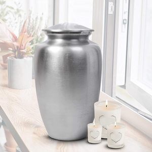 Urne funéraire classique en laiton artisanal avec couvercle sécurisé – Contenant haut de gamme pour cendres commémoratives, idéal pour les cendres humaines – Élégante urne funéraire pour les funérailles - Product Image 5