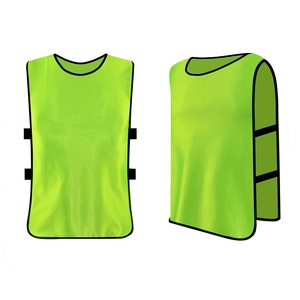 Gilets d'entraînement légers en polyester avec sangles latérales réglables, haute visibilité, pour équipes sportives, personnalisables avec logo OEM - Product Image 1