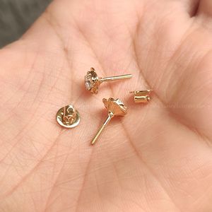 Elegantes Pendientes de Oro de 18K con Forma de Flor y Diamantes de Corte Redondo, Joyería Fina para Mujer, Accesorio de Moda Sofisticado - Product Image 6