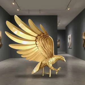 Escultura de águila grande de metal dorado con alas extendidas, estatua decorativa para exteriores, para decoración de entrada de hotel, plaza, villa o jardín. - Product Image 4