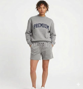 Conjunto de cuello alto para mujer, estilo urbano moderno y elegante, cálido, suave, transpirable, atuendo de invierno elegante, informal, con estilo, para uso diario, colección de moda. - Product Image 1