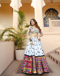Ensemble Lehenga Choli en coton mousseline pour femme, imprimé numérique, travail de miroir, dentelle, dupatta, longueur au sol, tenue de fête et de mariage - Product Image 1
