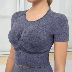 Ensemble de yoga 2 pièces sans couture pour femme, short taille haute et crop top, couleur unie, col rond, manches courtes, vêtements de sport - Product Image 6