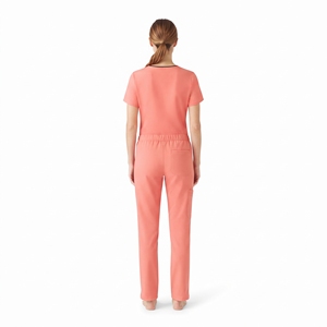 Conjunto de Uniforme Médico para Mujer Hawk Eye, Top con Cuello en V Color Coral, Pantalones con Bolsillos, Tela Tejida - Product Image 3