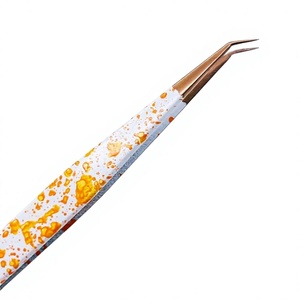 Pince à cils blanche et orange avec revêtement en poudre, pointe en or rose plasma, courbée et à 45 degrés / Coffret de rangement en carton - Product Image 6