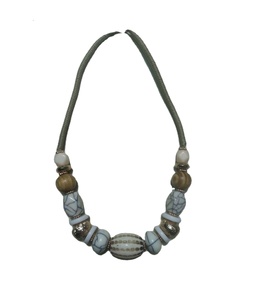 Dernier modèle de collier en résine de bois fait à la main collier en résine de bois de mode poli pour les femmes utilisation de fête - Product Image 1