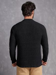 Pull en maille côtelée noir pour homme, col rond, manches longues, coupe ajustée, extensible et doux, idéal pour l'hiver - Product Image 2