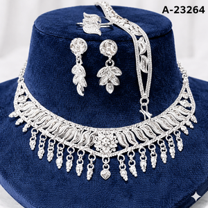 ชุดเครื่องประดับ MOLL JEWELLERS สไตล์อินเดียลายดอกไม้ ทำจากโลหะผสมสังกะสี ชุบทอง ประดับด้วยหินธรรมชาติ สร้อยคอพร้อมต่างหู สำหรับผู้หญิง เหมาะสำหรับงานหมั้น งานแต่งงาน และงานปาร์ตี้ - Product Image 6