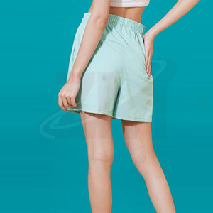 Pantalones cortos lisos azul cielo para mujer, nuevo diseño de marca a la moda, pantalones cortos informales suaves y ligeros de verano para mujer, pantalones cortos con cintura elástica - Product Image 2