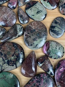 ทับทิม zoisite Cabochon ขายในปริมาณมากกิโลกรัมกิโลกรัมกิโลกรัมกิโลกรัมกิโลกรัมกิโลกรัมกิโลกรัมกิโลกรัมกิโลกรัมกิโลกรัมกิโลกรัม - Product Image 4