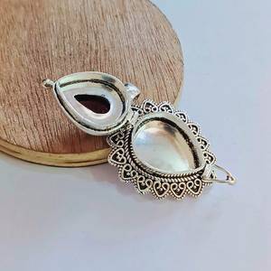 จี้เพชรพลอยธรรมชาติ NIKHIL GEMS รุ่นกล่องลับวินเทจ สำหรับงานหมั้น ทำด้วยมือจากเงินแท้ 925 พร้อมช่องเก็บของซ่อน - Product Image 5