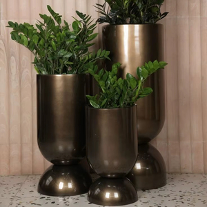 Juego de Macetas Modernas de Metal Dorado, Macetas Decorativas de Lujo para Interiores, Macetas para Flores en Tamaños Grande, Mediano y Pequeño, Decoración para Hogar, Oficina y Jardín - Product Image 1