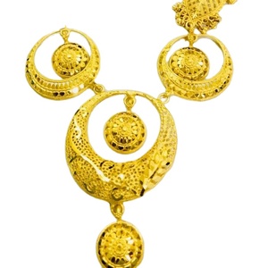 Dernières boucles d'oreilles papillon en plaqué or 18 carats vintage tendance bijoux en alliage avec pierre principale en zircon pour cadeau pour femmes filles - Product Image 1