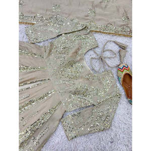 Robes de soirée de créateur Robe de soirée avec look élégant Lehenga et Dupatta - Product Image 3