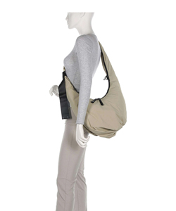 Sac à bandoulière minimaliste en nylon unisexe avec fermeture éclair, couleur beige, design léger - Product Image 3