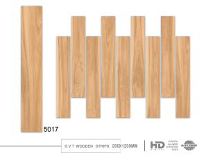 Azulejo de porcelana mate de aspecto natural 8x48, desarrollado para brindar movimiento inspirado en losas, una superficie de tacto suave y un piso duradero. - Product Image 2