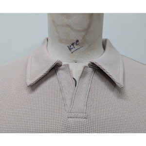 Polo de Hombre con Hombros Caídos y Cuello Abierto, Corte Moderno y Relajado, Tela Suave y Transpirable, Estilo Casual Perfecto para Uso Diario - Product Image 5