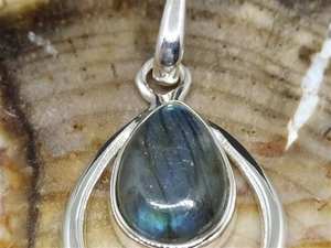 Colgante de Labradorita en Plata y Oro, Joyería de Piedra de Nacimiento, Regalo de Aniversario o Día de la Madre, Latón, Étnico, para Mujer, Calidad Premium - Product Image 2